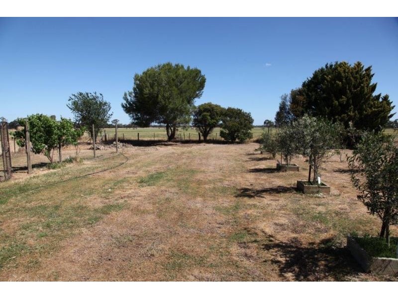 32 Pine Grove, Goornong VIC 3557