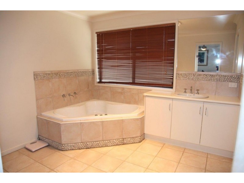 71 Pioneer Drive, Maiden Gully VIC 3551