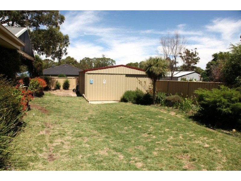 71 Pioneer Drive, Maiden Gully VIC 3551