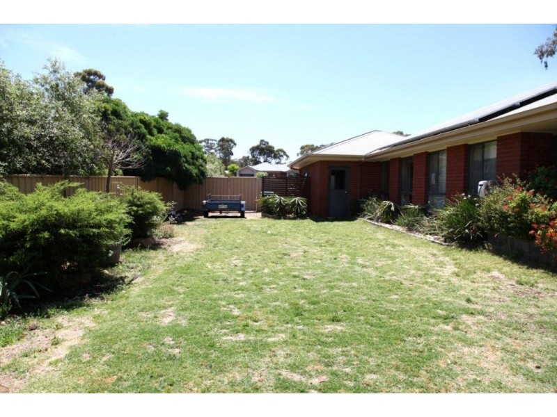 71 Pioneer Drive, Maiden Gully VIC 3551