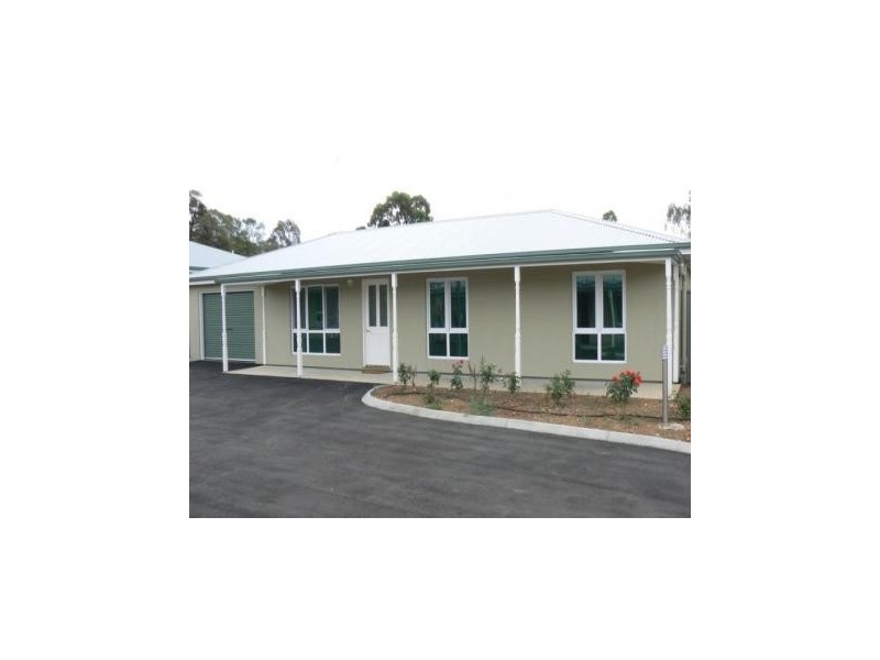 1/16A Emmett Street, Golden Square VIC 3555