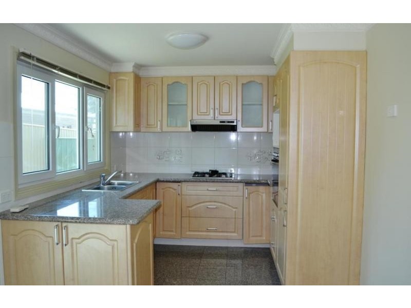 1/16A Emmett Street, Golden Square VIC 3555