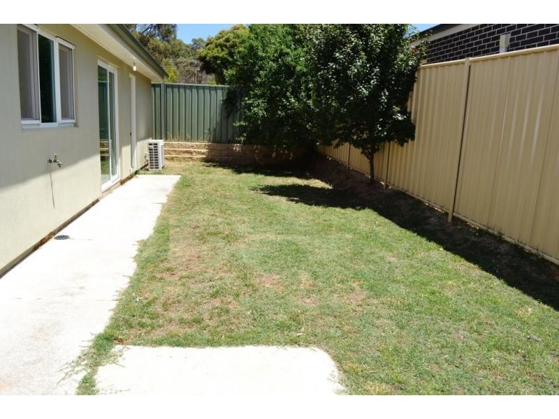 1/16A Emmett Street, Golden Square VIC 3555