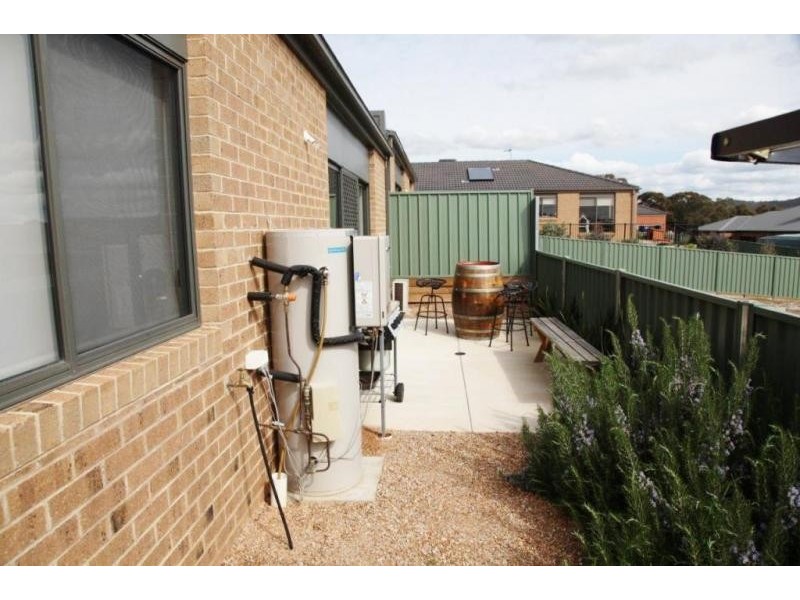 10 Sundew Drive, Kangaroo Flat VIC 3555