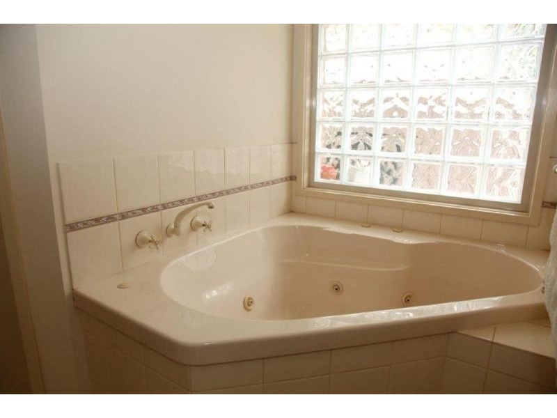 30a Rose St, Golden Square VIC 3555