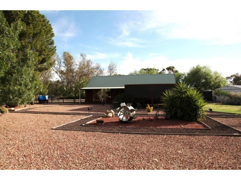 31 Chapel Street, Serpentine VIC 3517