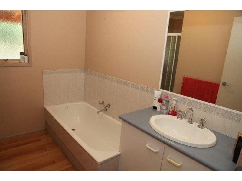 31 Chapel Street, Serpentine VIC 3517