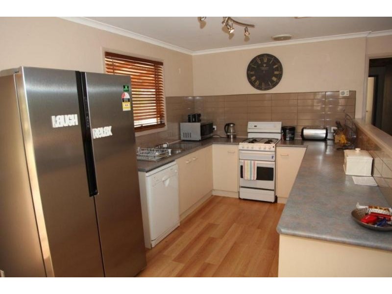 31 Chapel Street, Serpentine VIC 3517