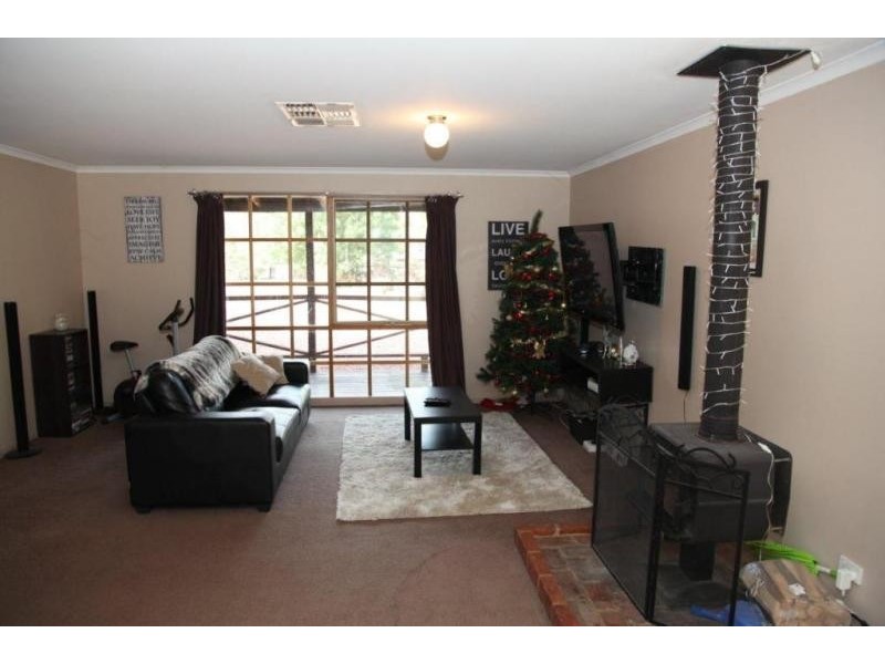 31 Chapel Street, Serpentine VIC 3517