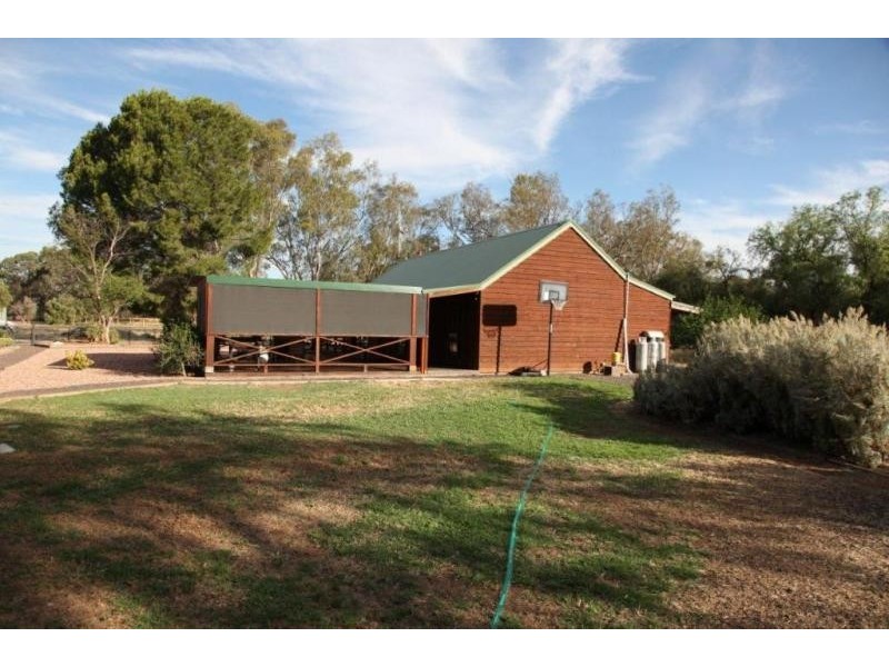 31 Chapel Street, Serpentine VIC 3517