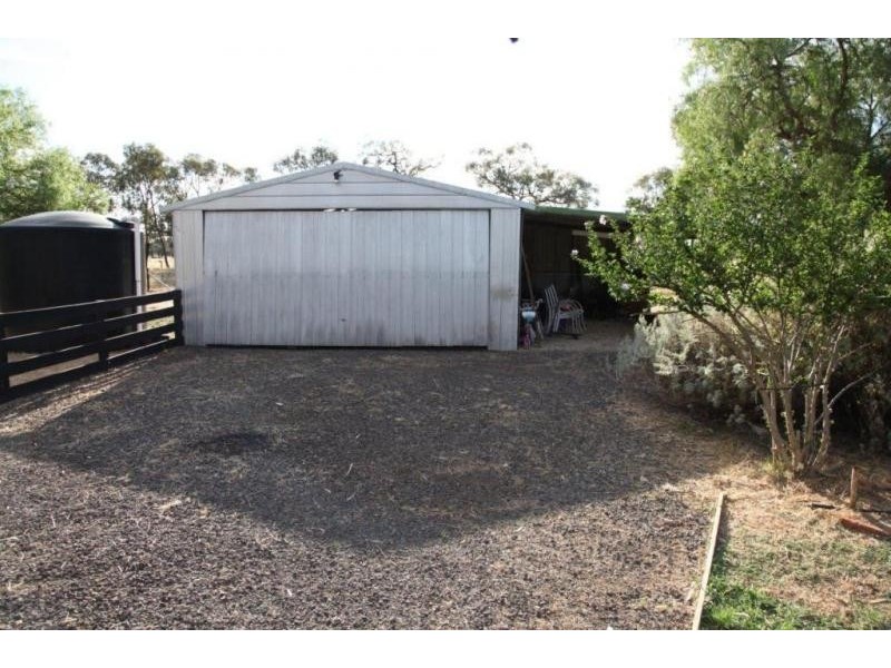 31 Chapel Street, Serpentine VIC 3517