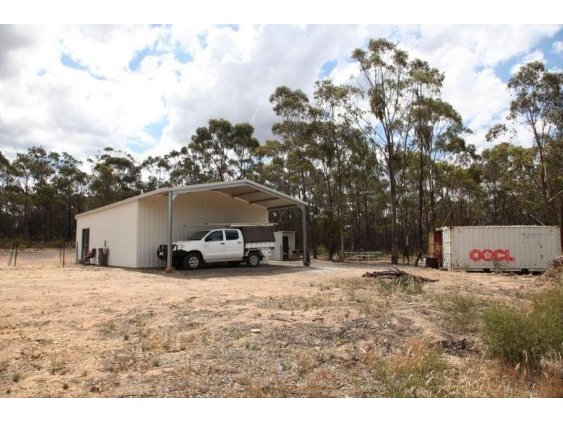 16 Lynch Lane, Longlea VIC 3551