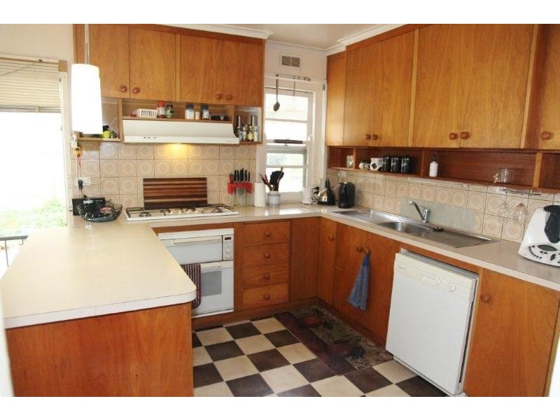 8 Nelson Street, East Bendigo VIC 3550