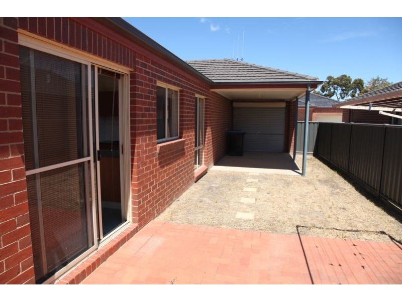 3/27 Little Breen Street, Quarry Hill VIC 3550