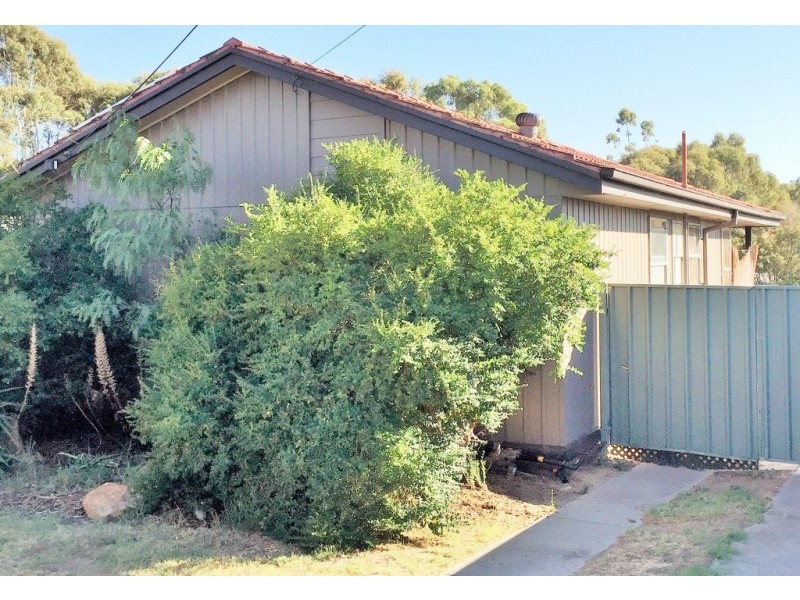27 Bright St, California Gully VIC 3556