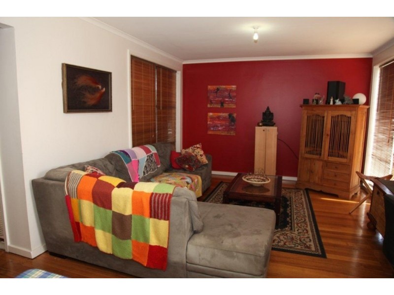 27 Bright St, California Gully VIC 3556