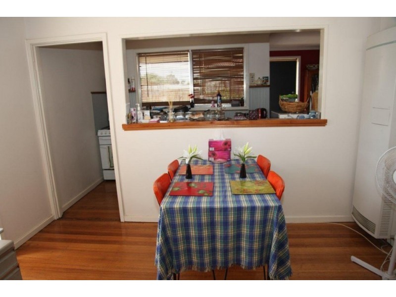 27 Bright St, California Gully VIC 3556
