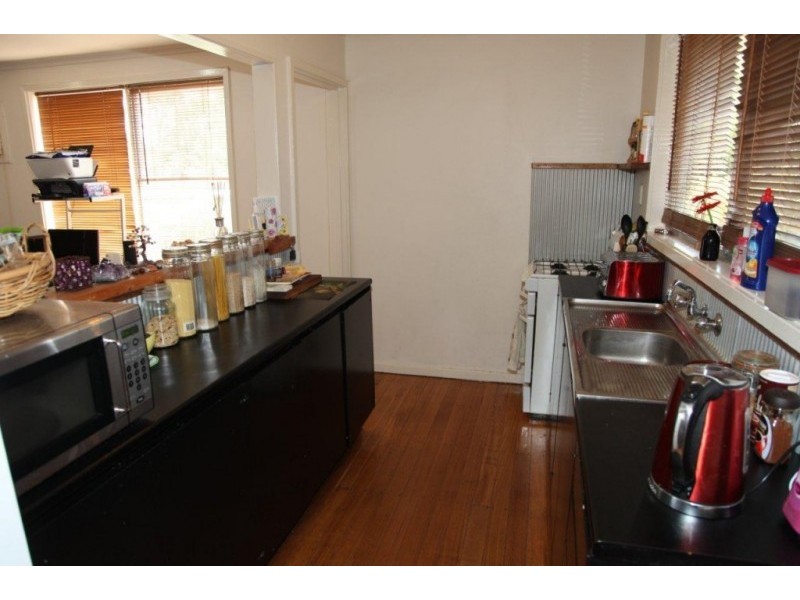 27 Bright St, California Gully VIC 3556