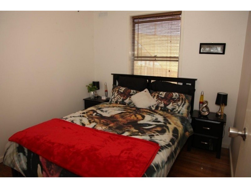 27 Bright St, California Gully VIC 3556
