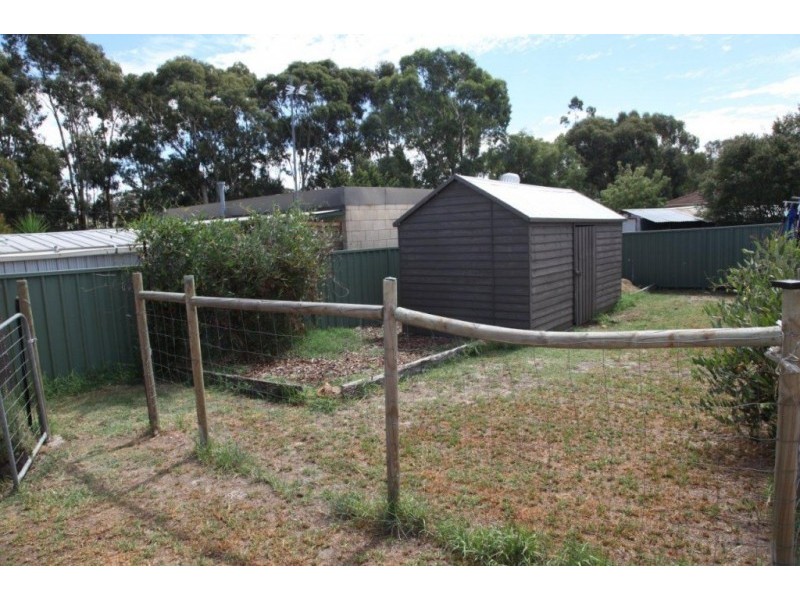 27 Bright St, California Gully VIC 3556