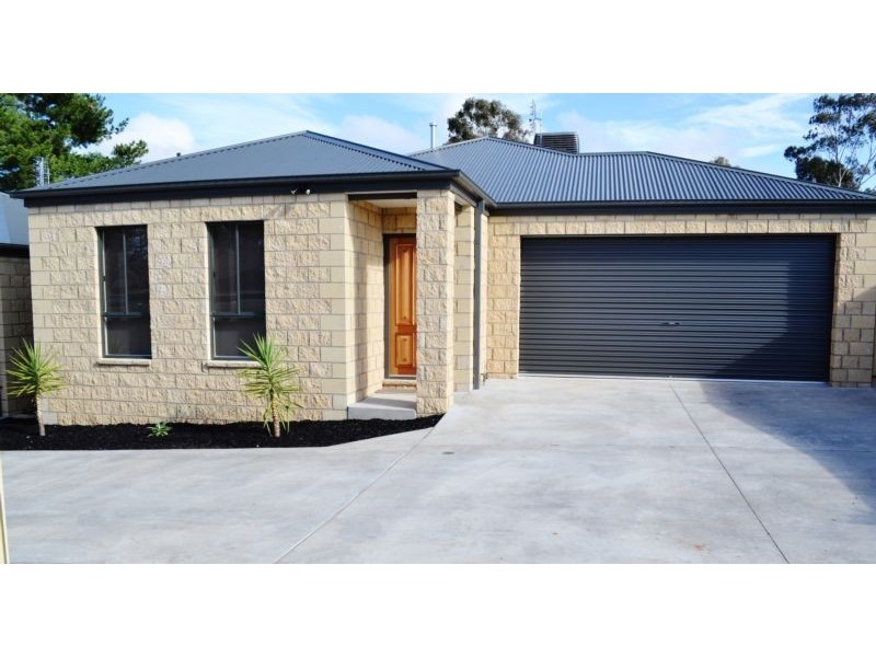2/19A Sterry Street, Golden Square VIC 3555
