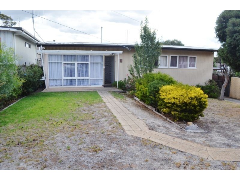 1 Leigh Avenue, Kennington VIC 3550