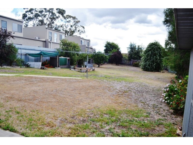 1 Leigh Avenue, Kennington VIC 3550