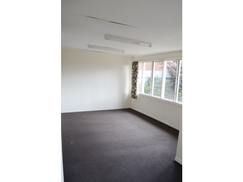 1 Leigh Avenue, Kennington VIC 3550