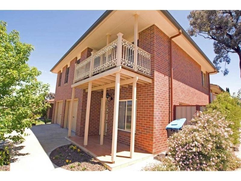 2/15 Claire Court, Kennington VIC 3550