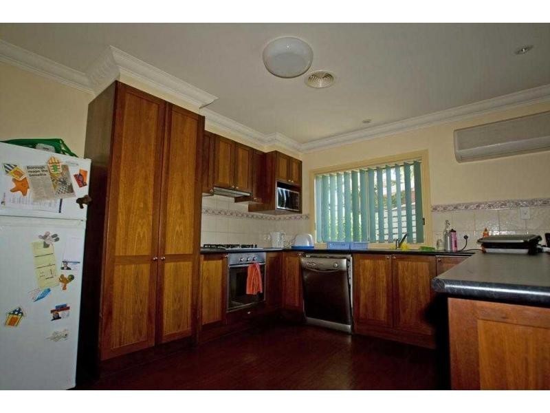 2/15 Claire Court, Kennington VIC 3550