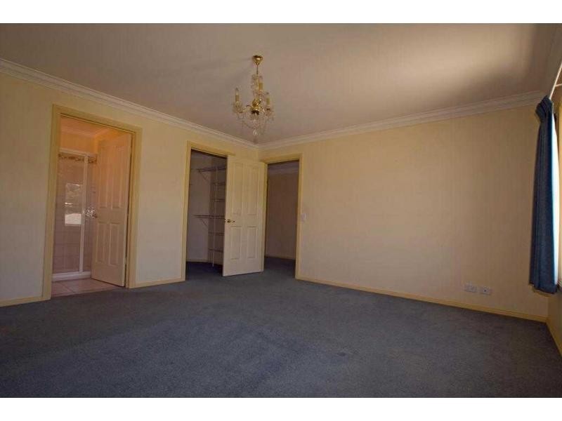 2/15 Claire Court, Kennington VIC 3550
