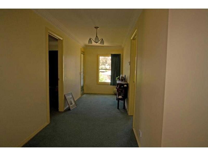 2/15 Claire Court, Kennington VIC 3550