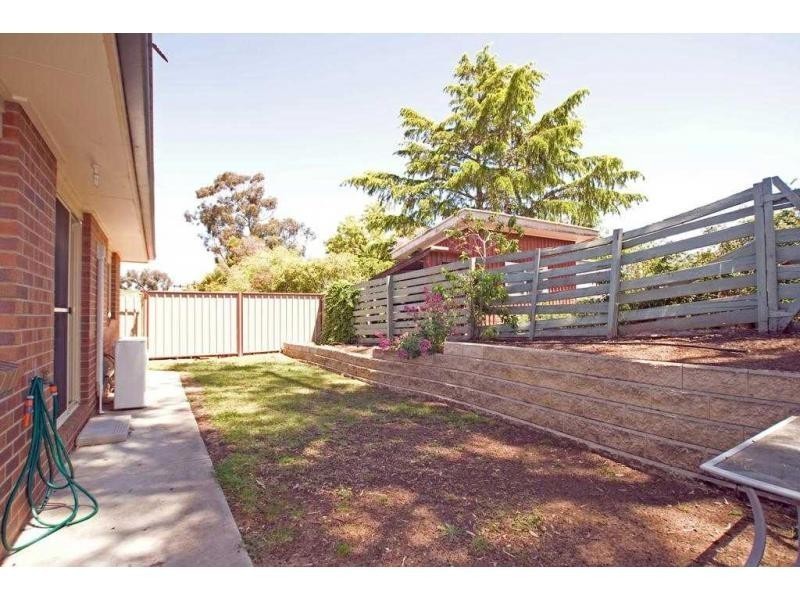2/15 Claire Court, Kennington VIC 3550