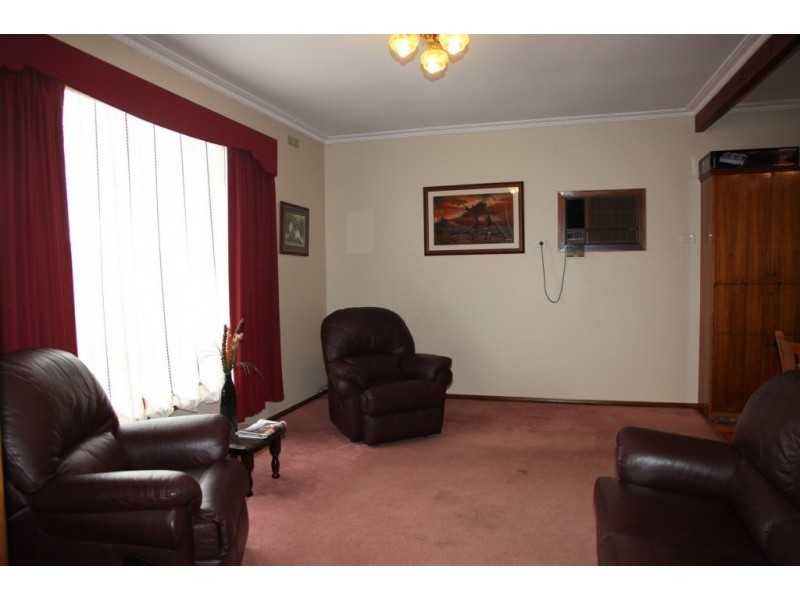 35 Glencoe Street, Kennington VIC 3550