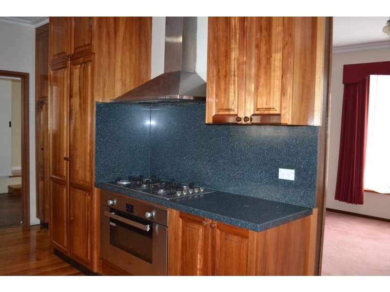 35 Glencoe Street, Kennington VIC 3550