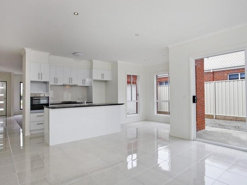 25 Hall St, White Hills VIC 3550