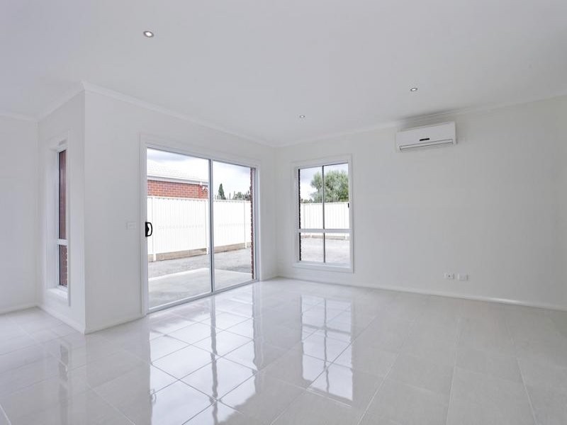 25 Hall St, White Hills VIC 3550