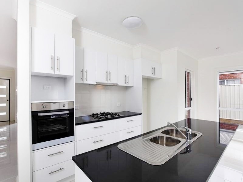 25 Hall Street, White Hills VIC 3550