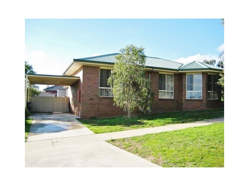 13 Cross Street, Kangaroo Flat VIC 3555