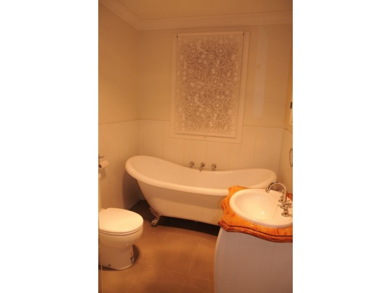 64 Bennett Street, Long Gully VIC 3550