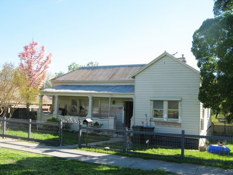 64 Bennett Street, Long Gully VIC 3550