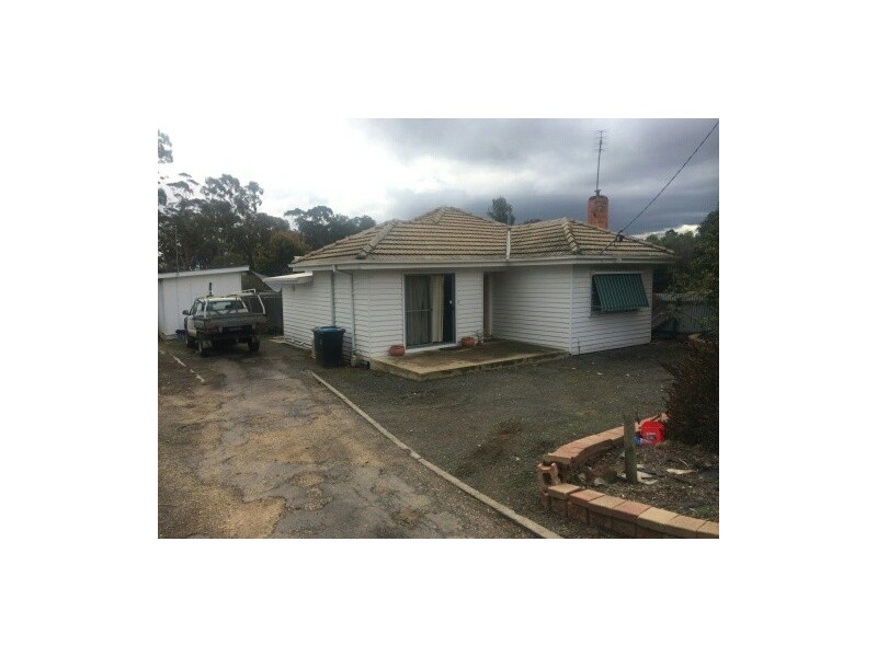21 Glencoe St, Kennington VIC 3550