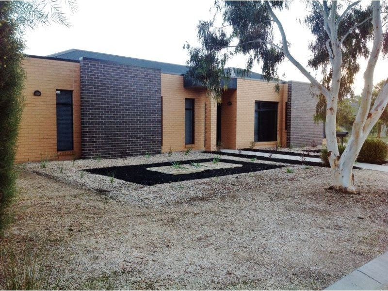 3 Ruby Street, White Hills VIC 3550