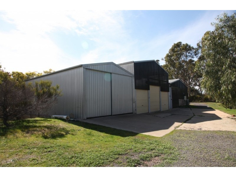 942 Kurting Road, Kingower VIC 3517