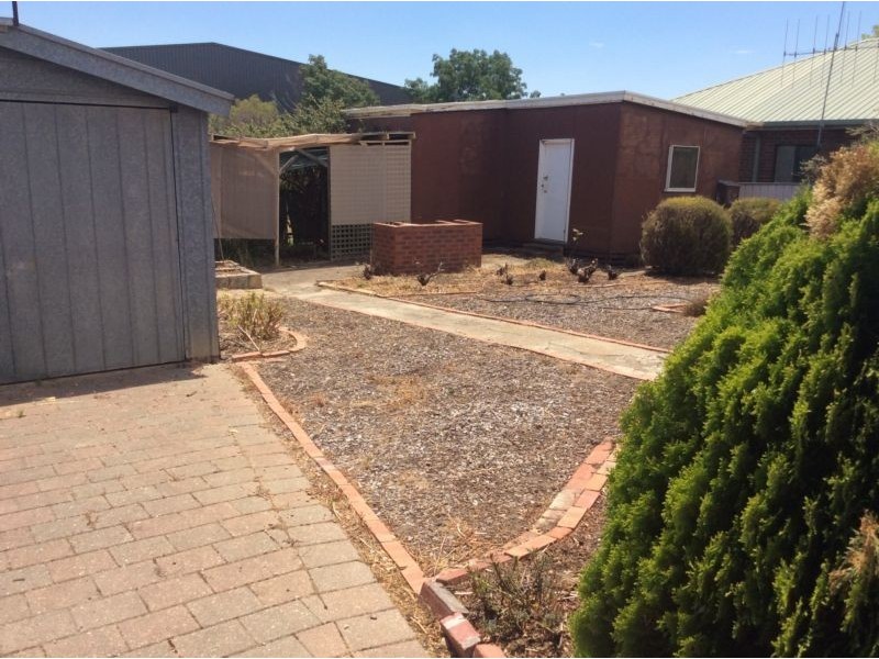 73 Powells Avenue, East Bendigo VIC 3550