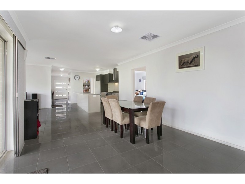 3 CABERNET DRIVE, Maiden Gully VIC 3551