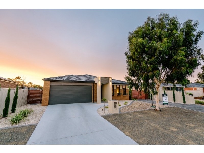 16 O’Neill Court, Epsom VIC 3551