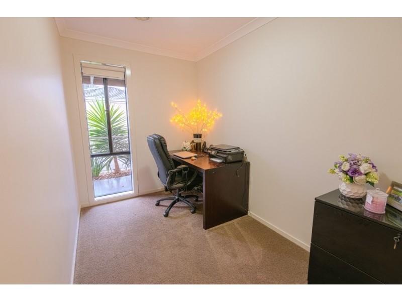 16 O’Neill Court, Epsom VIC 3551