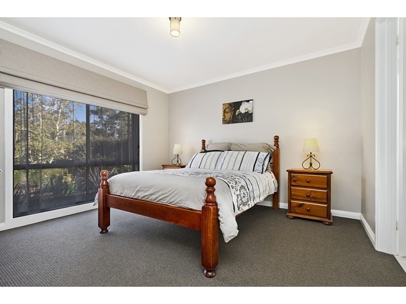 10 Peace Street, Kangaroo Flat VIC 3555