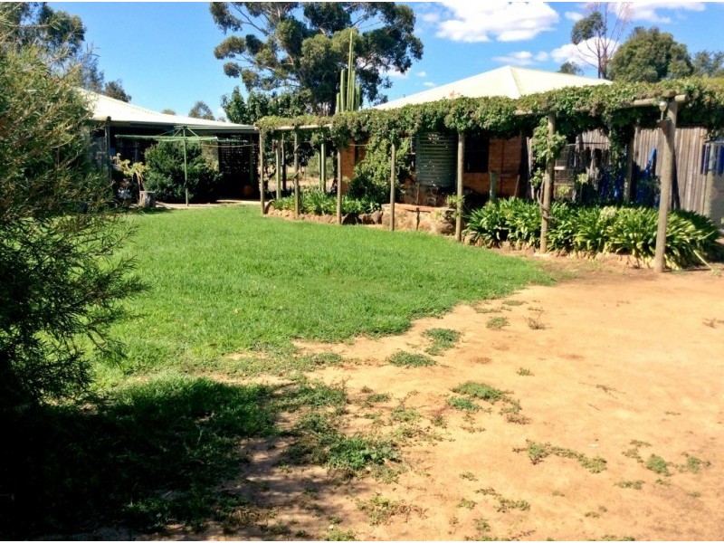 811 Edwards Road, Marong VIC 3515